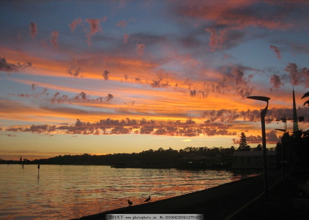 火烧云 云 湖 澳大利亚 佩斯 傍晚 自然风景 旅游摄影 摄影 180dpi图片